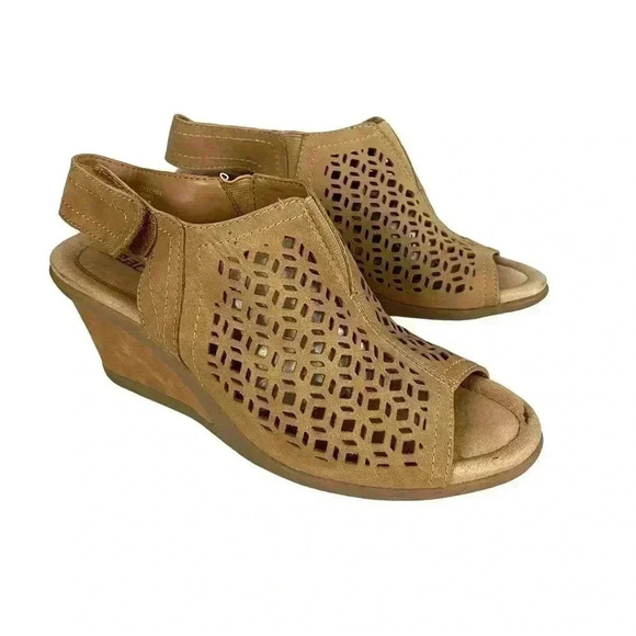 Earth Leather Wedge Sandals Sz 6.5 Camel Cut-Out Details Women's - Picture 1 of 9